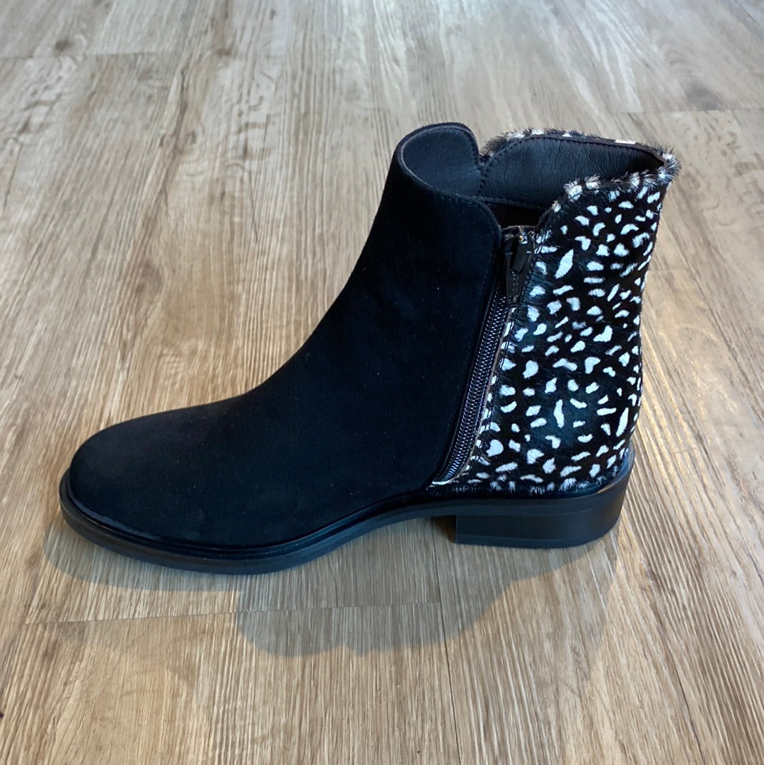 PIE SANTO 215346 BOOTIE BLACK/WHITE ANIMAL PRINT – City Shoes
